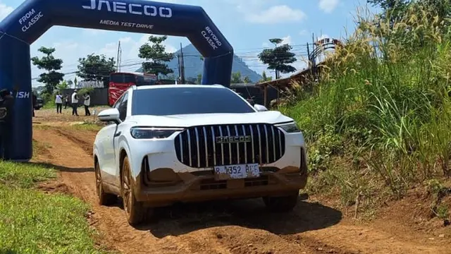 Jaecoo J8 AWD: SUV Mewah Tangguh, Warisan DNA Range Rover
