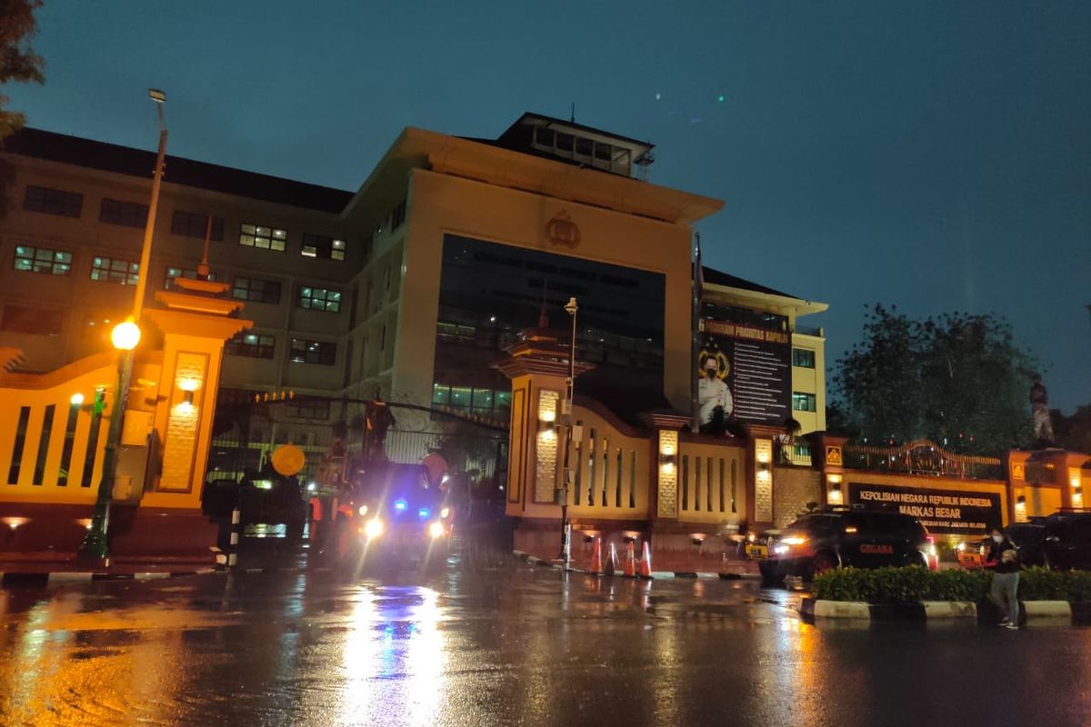 Polisi_Dilaporkan_Propam_Demo_Buruh_Jakarta_Ada_Apa Polisi Dilaporkan Propam: Demo Buruh Jakarta, Ada Apa?