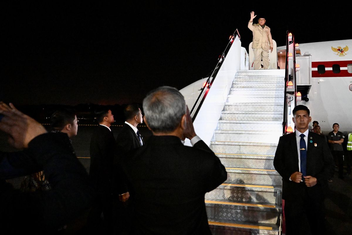 Prabowo_Menuju_Rusia_Perjalanan_Rahasia_dari_Singapura_Malam_Ini Prabowo Menuju Rusia: Perjalanan Rahasia dari Singapura Malam Ini