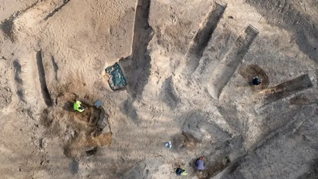 Rahasia Makam Viking Denmark: Raja Bluetooth Terungkap?