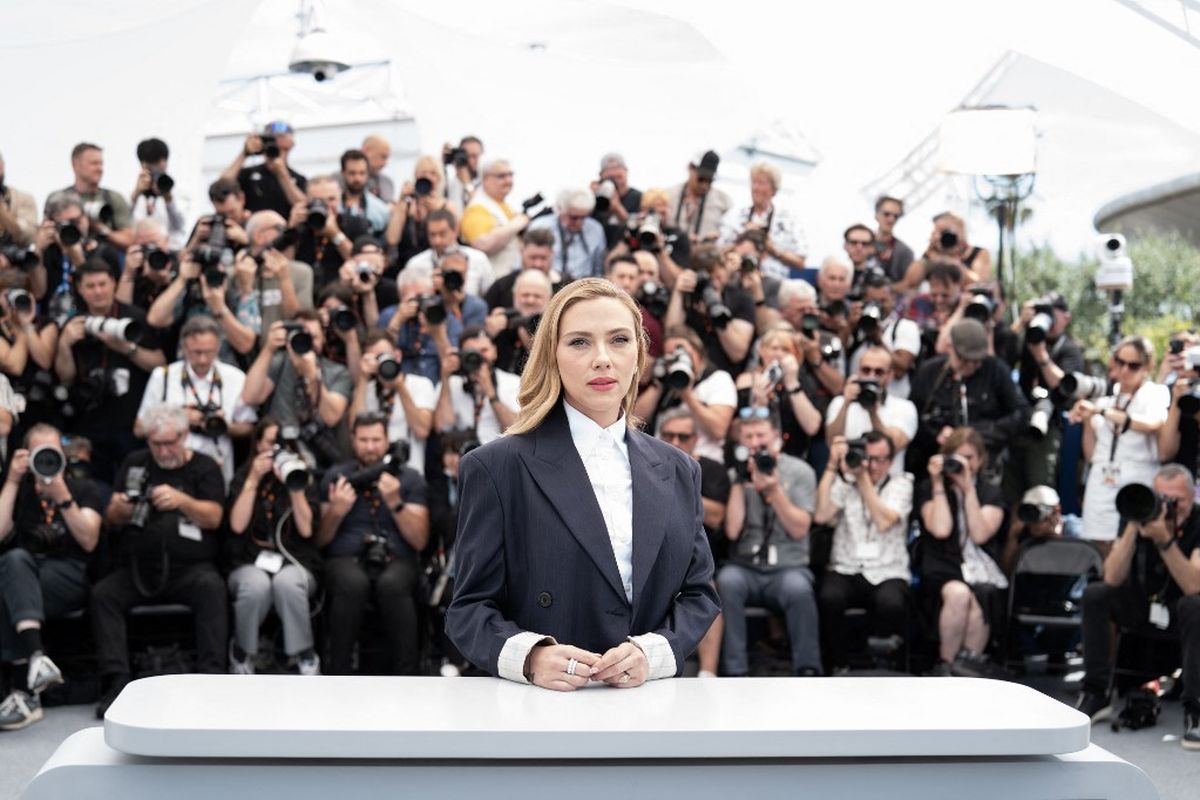Scarlett_Johansson_memesona_Gaun_reptil_di_premiere_Jurassic_World-1 Scarlett Johansson memesona: Gaun reptil di premiere Jurassic World
