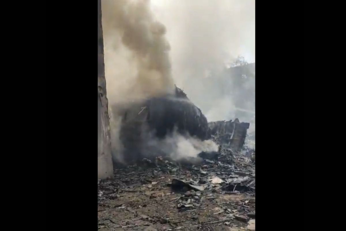 Tragedi Air India: 30 Tewas, Pesawat Jatuh di Asrama