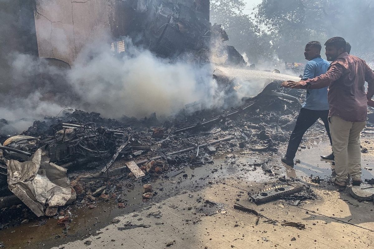 Tragedi Air India: Bangkai Pesawat Hangus, Misteri Meledak Terungkap